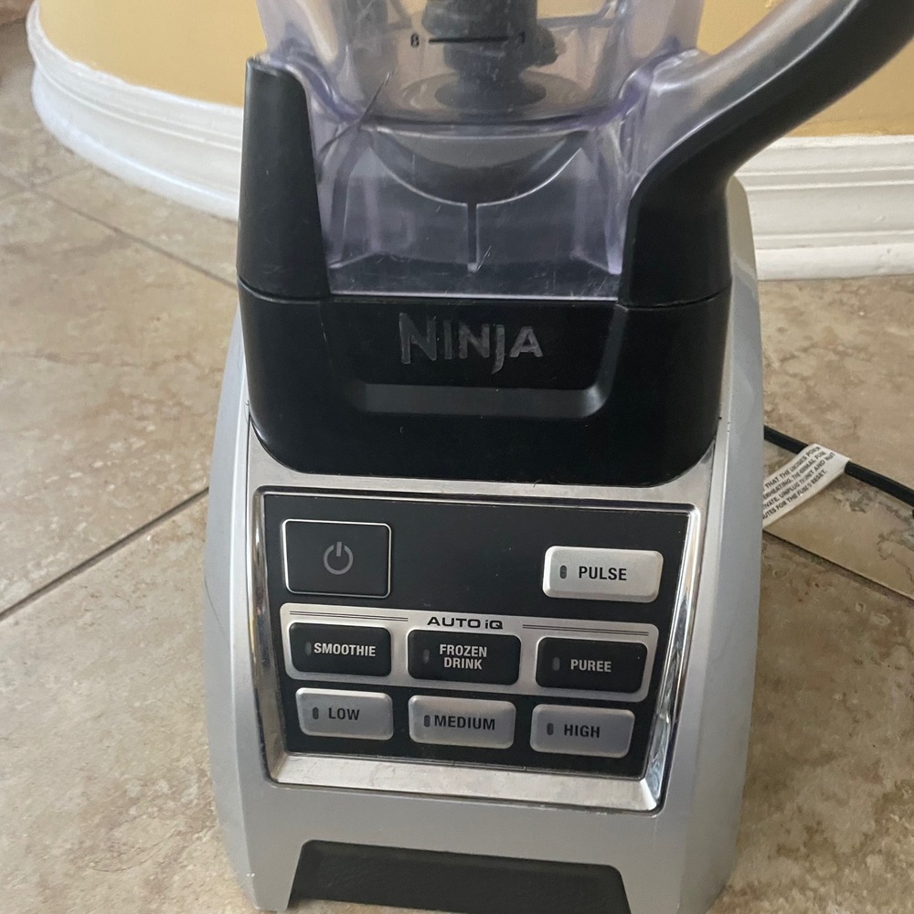 Ninja Professional Blender BL688 30 Silver Black 1200W Auto-iQ 72oz Pitcher - Picture 2 of 5